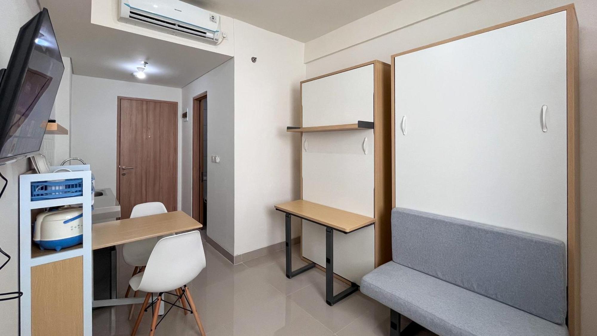 Warm And Comfy Studio Apartment Makassar Exterior photo